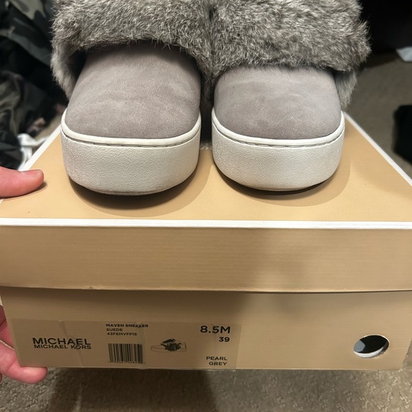 Michael kors maven fur sneakers size 8.5 like new - Picture 3 of 4